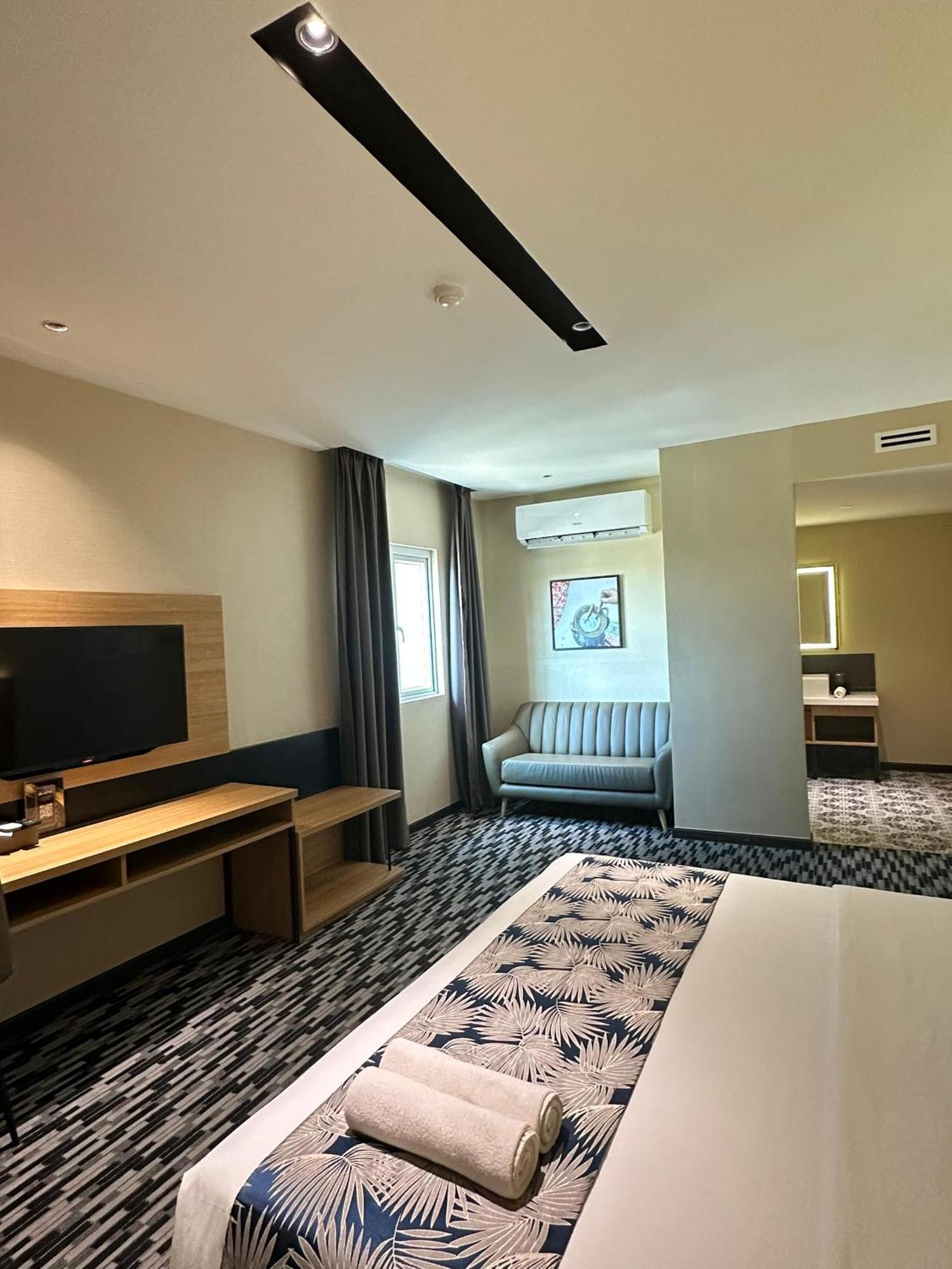 Nb Hotel Τζόχορ Μπάχρου Εξωτερικό φωτογραφία
